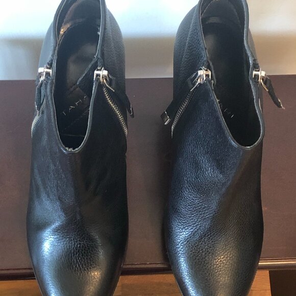 TAHARI Terry Black Pebbled Leather Zipper High-Heeled Ankle Boots Booties 8M - Picture 3 of 6